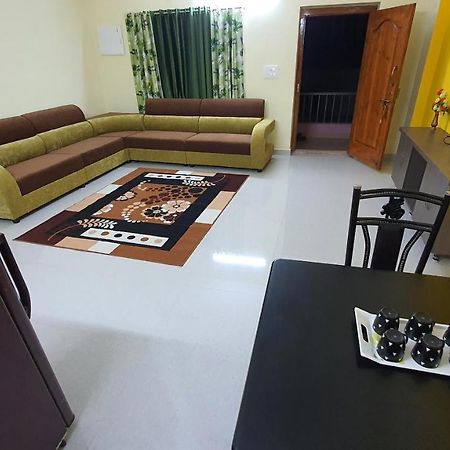 Tirupati Homestay - 2Bhk Ac Family Apartments Near Alipiri And Kapilatheertham - Walk To A2B Veg Restaurant - Wifi - Android Tv - Easy Access To Tirumala エクステリア 写真