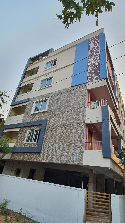 Tirupati Homestay - 2Bhk Ac Family Apartments Near Alipiri And Kapilatheertham - Walk To A2B Veg Restaurant - Wifi - Android Tv - Easy Access To Tirumala エクステリア 写真