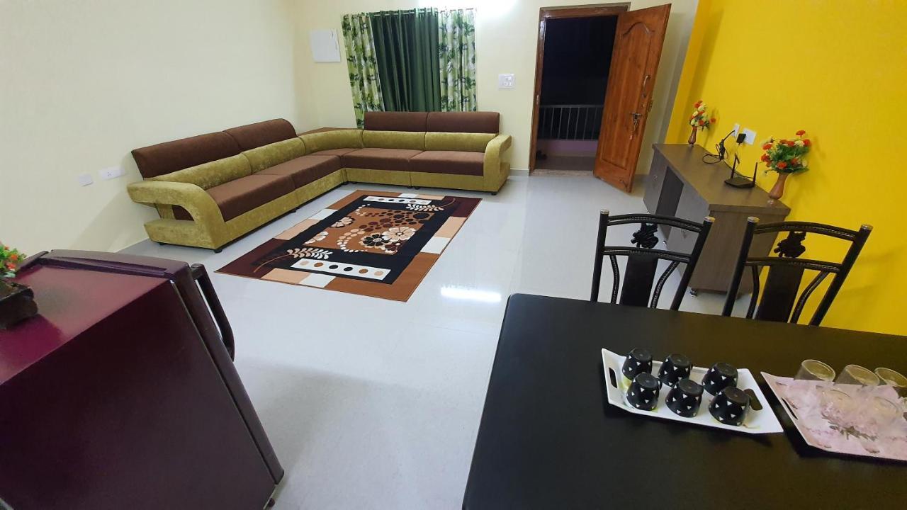 Tirupati Homestay - 2Bhk Ac Family Apartments Near Alipiri And Kapilatheertham - Walk To A2B Veg Restaurant - Wifi - Android Tv - Easy Access To Tirumala エクステリア 写真