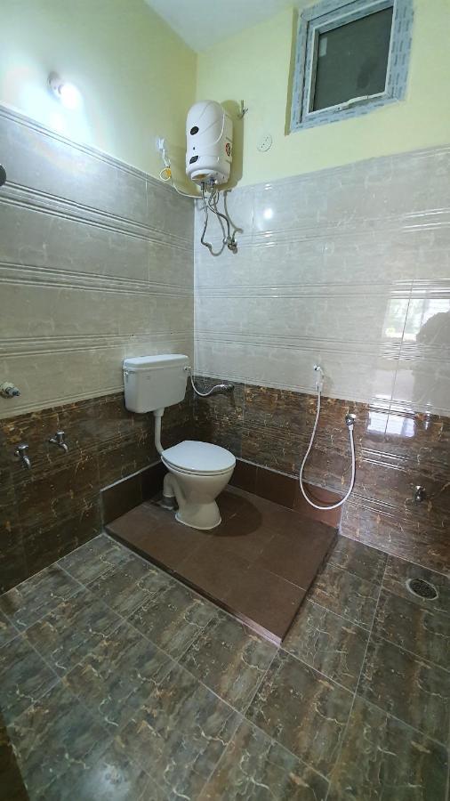 Tirupati Homestay - 2Bhk Ac Family Apartments Near Alipiri And Kapilatheertham - Walk To A2B Veg Restaurant - Wifi - Android Tv - Easy Access To Tirumala エクステリア 写真