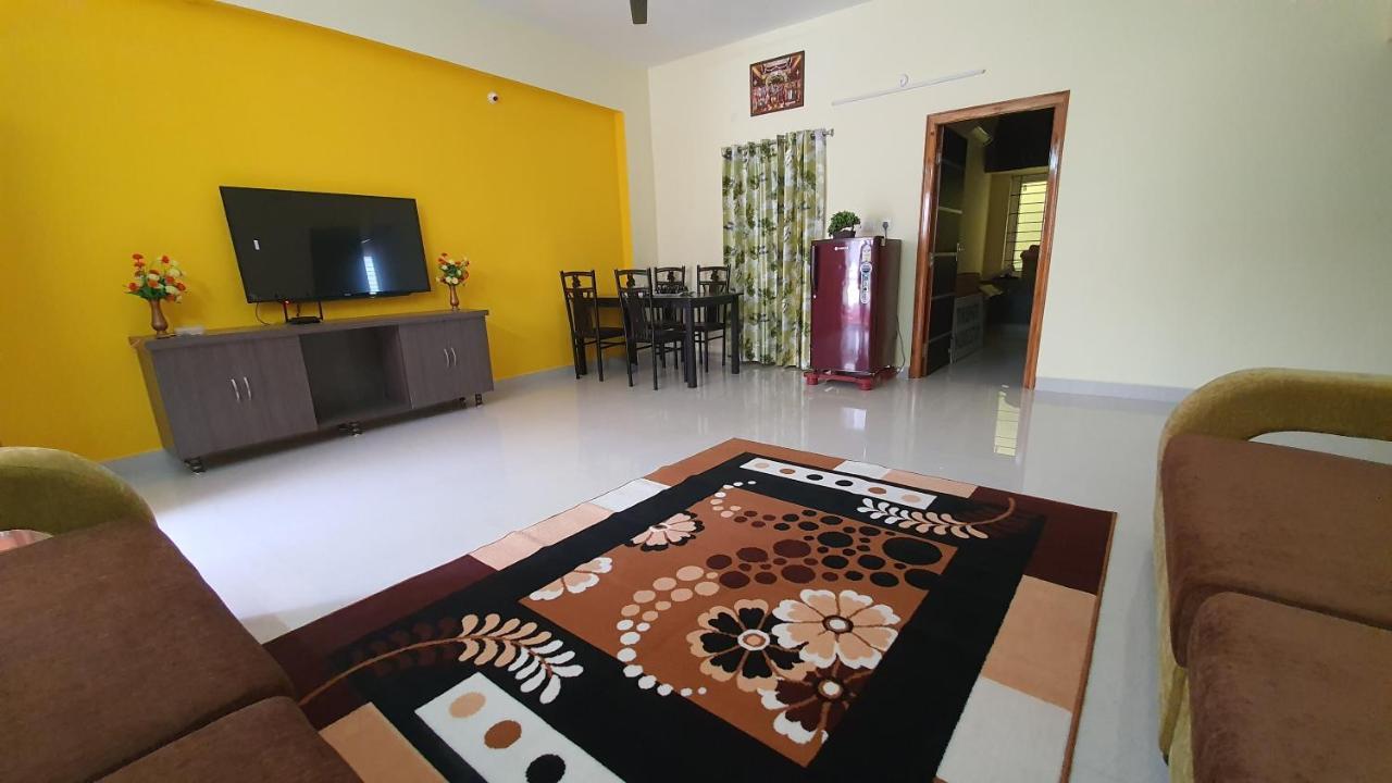 Tirupati Homestay - 2Bhk Ac Family Apartments Near Alipiri And Kapilatheertham - Walk To A2B Veg Restaurant - Wifi - Android Tv - Easy Access To Tirumala エクステリア 写真