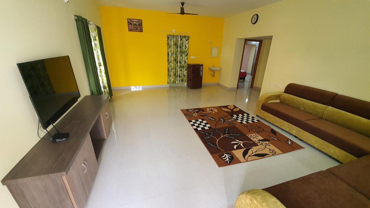 Tirupati Homestay - 2Bhk Ac Family Apartments Near Alipiri And Kapilatheertham - Walk To A2B Veg Restaurant - Wifi - Android Tv - Easy Access To Tirumala エクステリア 写真