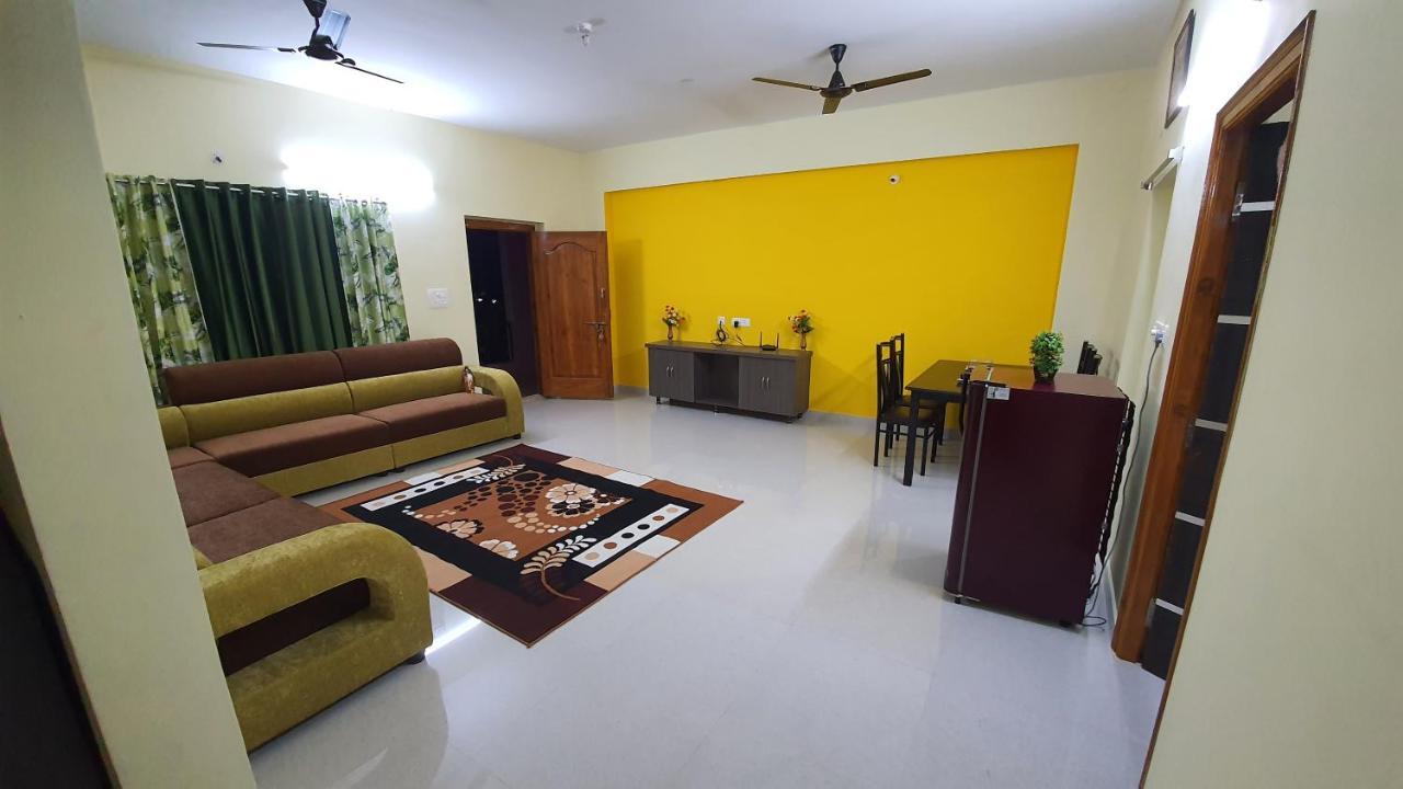 Tirupati Homestay - 2Bhk Ac Family Apartments Near Alipiri And Kapilatheertham - Walk To A2B Veg Restaurant - Wifi - Android Tv - Easy Access To Tirumala エクステリア 写真