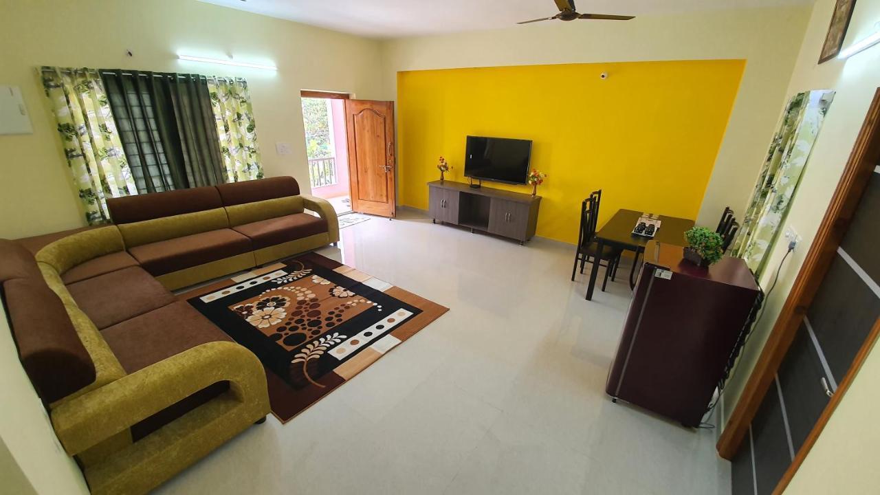 Tirupati Homestay - 2Bhk Ac Family Apartments Near Alipiri And Kapilatheertham - Walk To A2B Veg Restaurant - Wifi - Android Tv - Easy Access To Tirumala エクステリア 写真